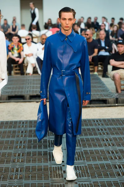 Look 8
